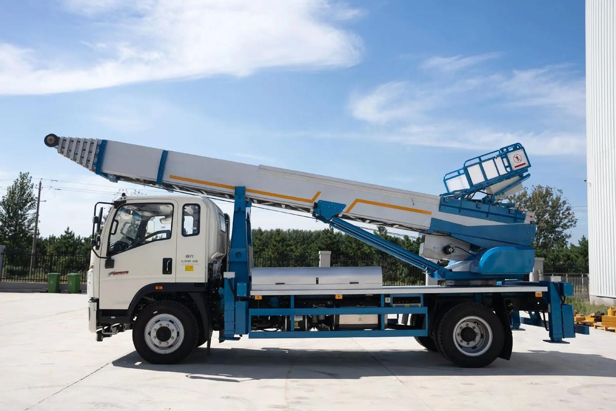 唐山曹妃甸云梯上料车租赁费用