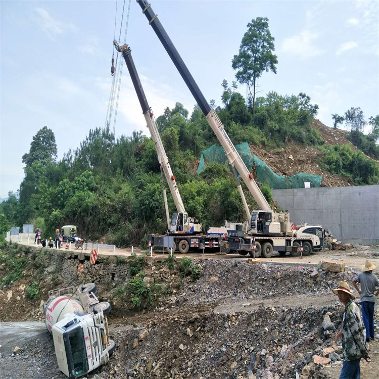 唐山曹妃甸汽车掉沟里叫吊车救援要多少钱